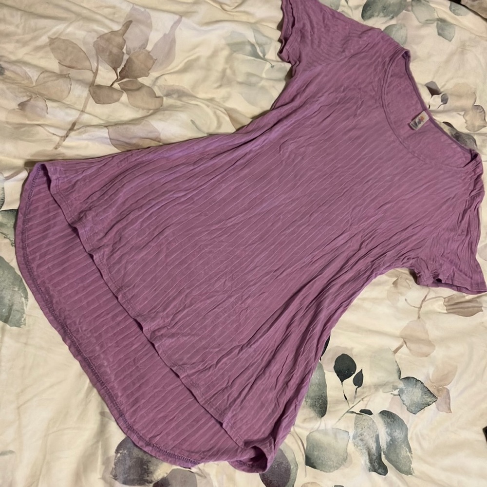 Lilac classic tee Lularoe M